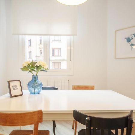 Modern Lovely House Guggenheim ビルバオ エクステリア 写真