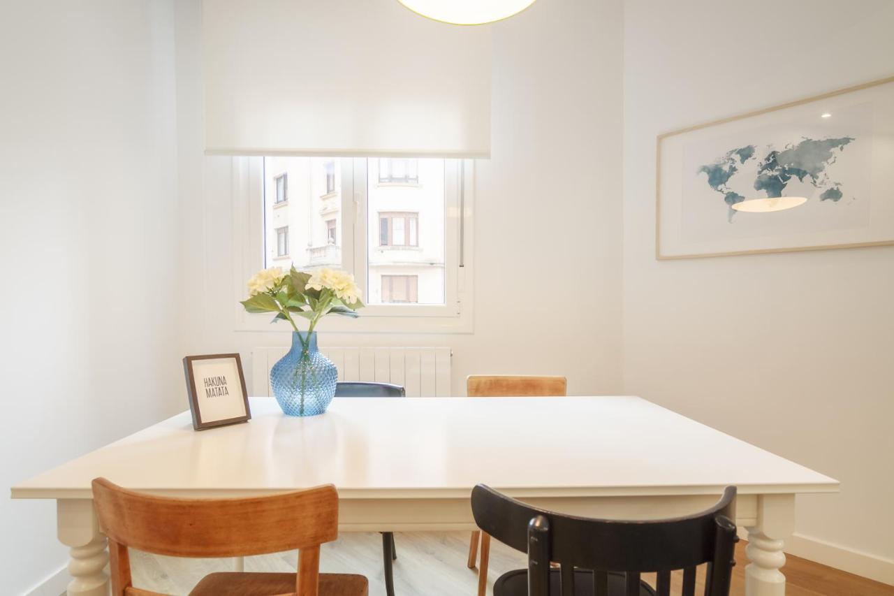 Modern Lovely House Guggenheim ビルバオ エクステリア 写真
